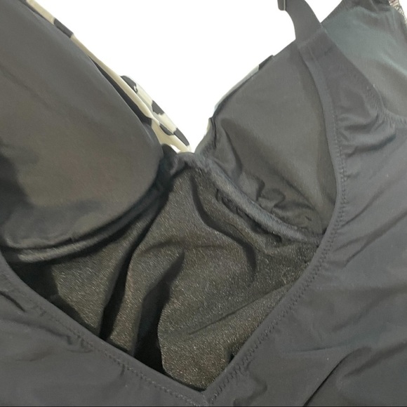 New! Profile by Gottex Dotty Underwire V-Neck‎ Twist One Piece Suit - Picture 7 of 8